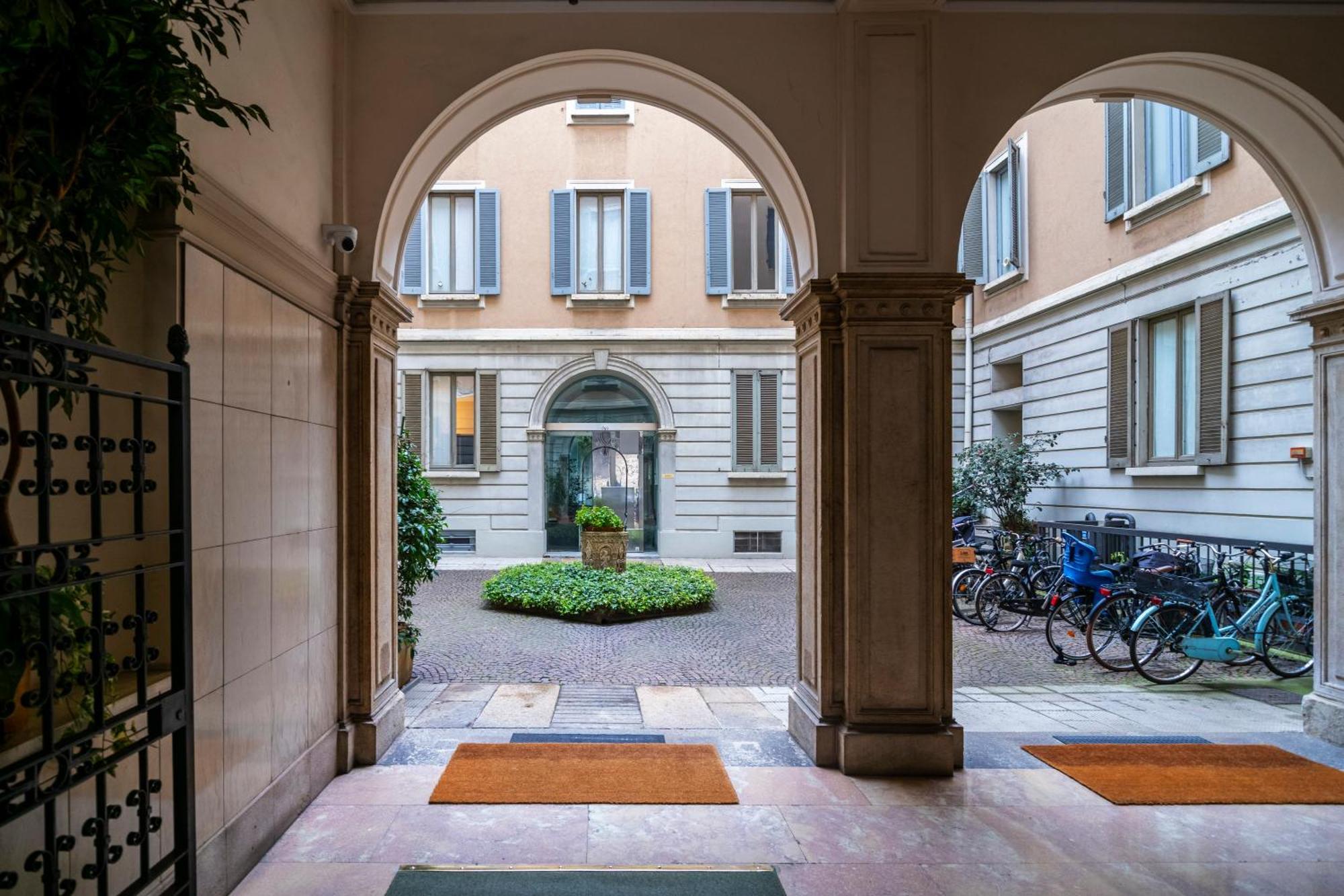 Real Jewel In Milano Cadorna Apartment Exterior foto